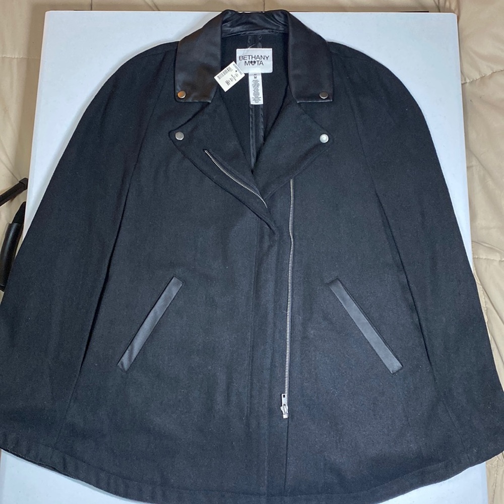 New Women’s Bethany Mota Black Cape with Pockets, Medium